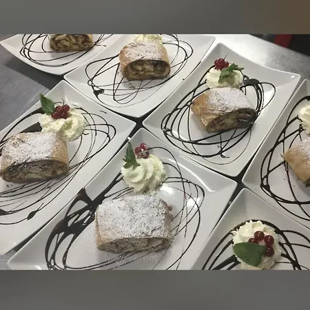 Old Car's فندق 4*